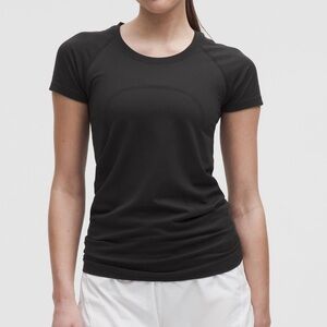 Lululemon Swiftly Tech Short Sleeve 2.0
Black size 8 NWT